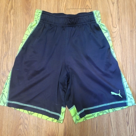 Y XS Puma shorts - Picture 1 of 2